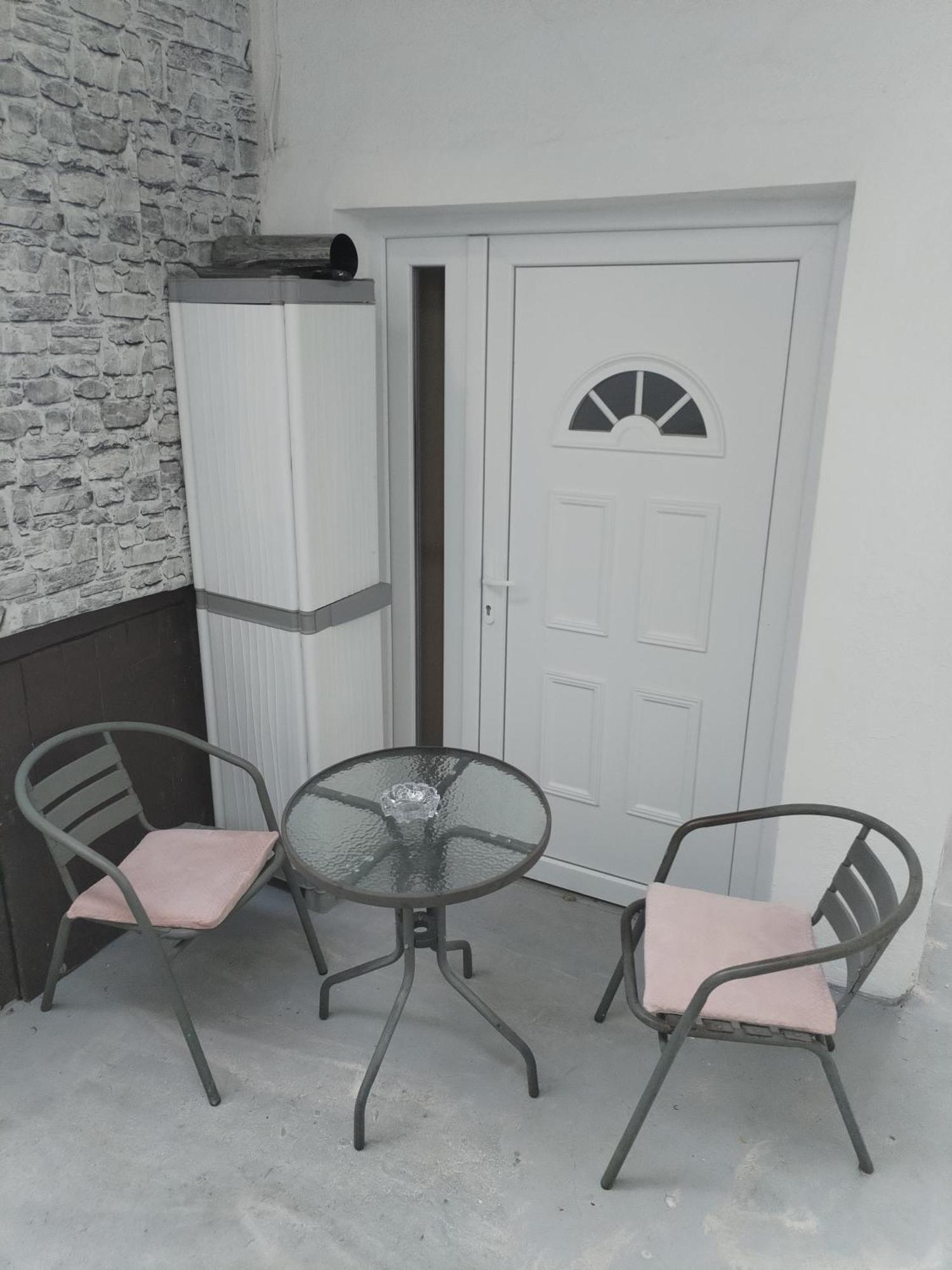 Lacus Apartment *